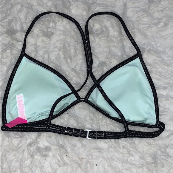 Victoria’s Secret bikini top - Picture 2 of 2